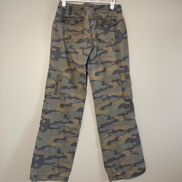 Old Navy Camo Straight Leg Cargo Pants - Picture 6 of 9